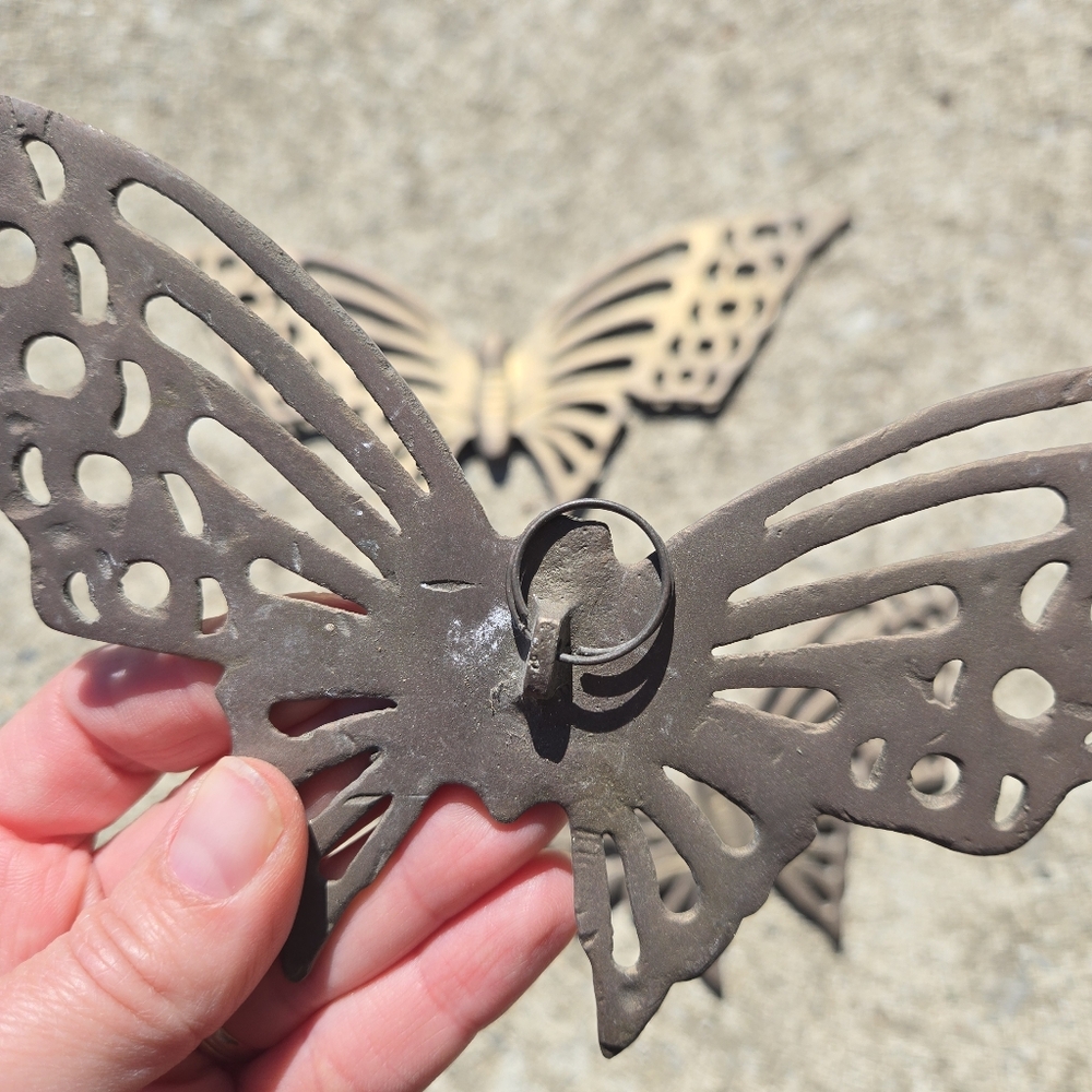 Vintage brass butterfly wall decor pieces mid-century cottage core. Lot Of 3 - Picture 10 of 12